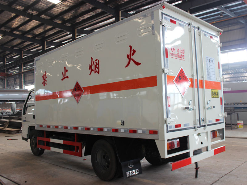 江鈴4.2米(2.6噸)氣體廂式車